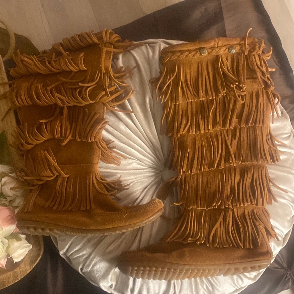 Minnetonka Brown Fringe Boots